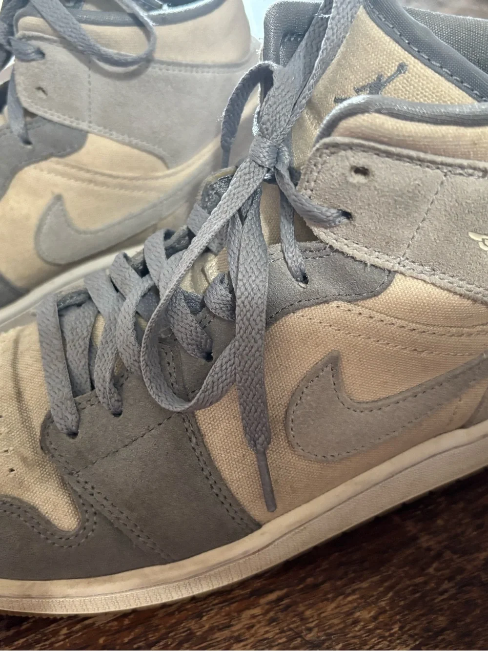 Jordan 1 mid SE High-Top Sneakers in Gray and Cream